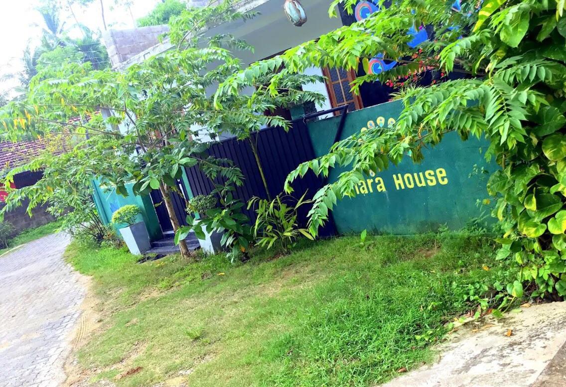 Monara Backpacker Inn Unawatuna Exteriér fotografie